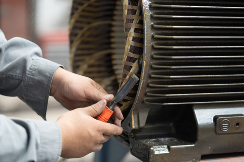 HECO employee scraping motor