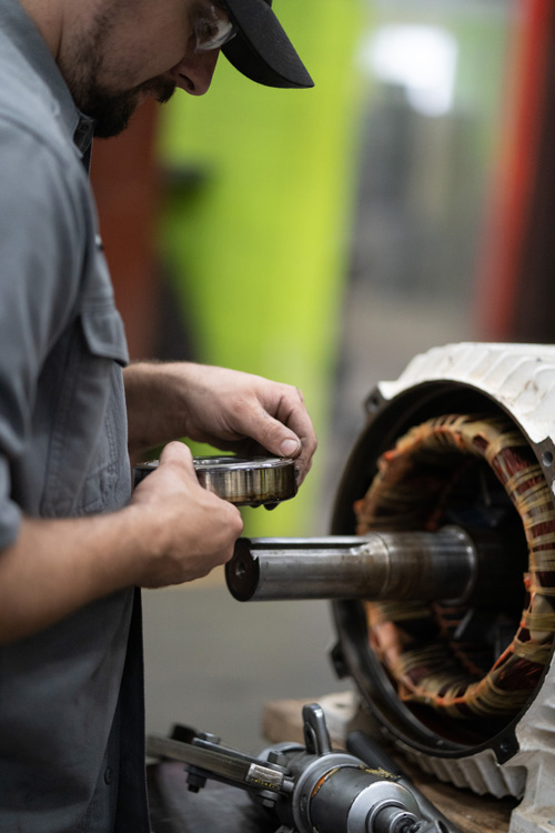 HECO Employee fixing motor